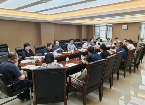 2024年5月30日，中央統(tǒng)戰(zhàn)部二局黨支部以加強(qiáng)和改進(jìn)調(diào)查研究為主題，舉辦 青年干部“石榴籽”論壇。