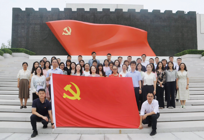 2024年7月5日，中國銀行直屬機關黨委在中國共產(chǎn)黨歷史展覽館開展總行機 關主題閱讀活動。