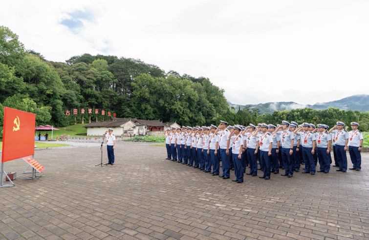 2024年8月1日，福建省消防救援總隊在古田會議會址重溫入黨誓詞。