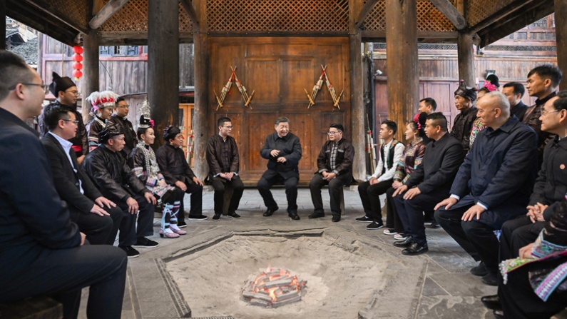 習近平：鍥而不舍落實中央八項規(guī)定精神，以優(yōu)良黨風引領社風民風